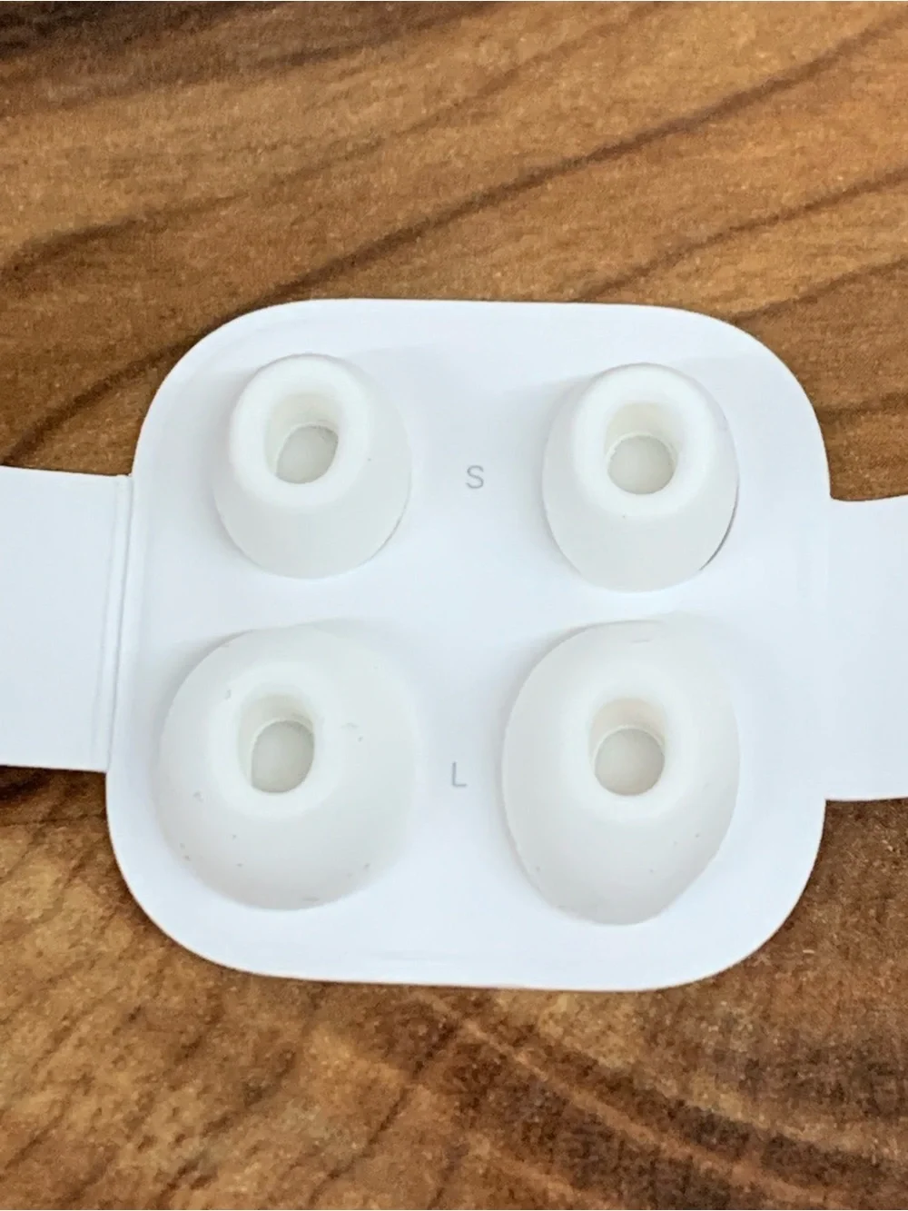 Apple Original 4 Pieces Replacement Earbud Tips for AirPods Pro 1 & 2 (S,L)™